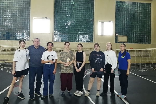 Турнир по бадминтону среди девушек