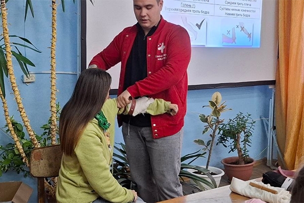 Занятие по базовым навыкам оказания первой помощи